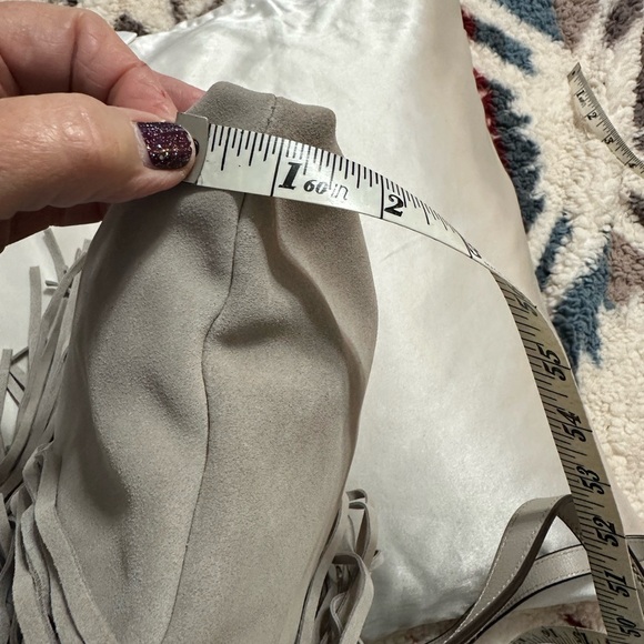 Michael Kors Billy Messenger suede leather bag, like new condition, color cement - Picture 3 of 11